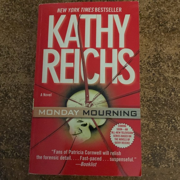 (3 for $20)2 Kathy Reichs novels - Picture 3 of 8